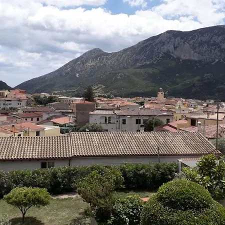 Lägenhet Su Survaju Irgoli