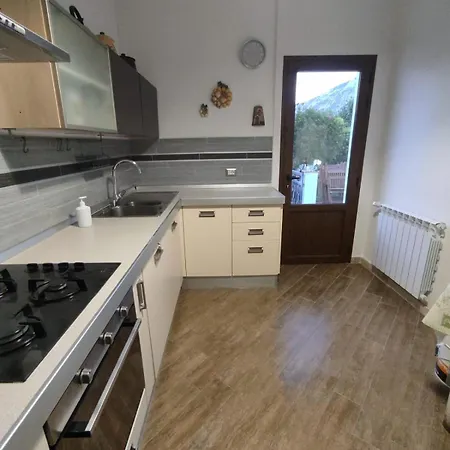 Su Survaju Lejlighed